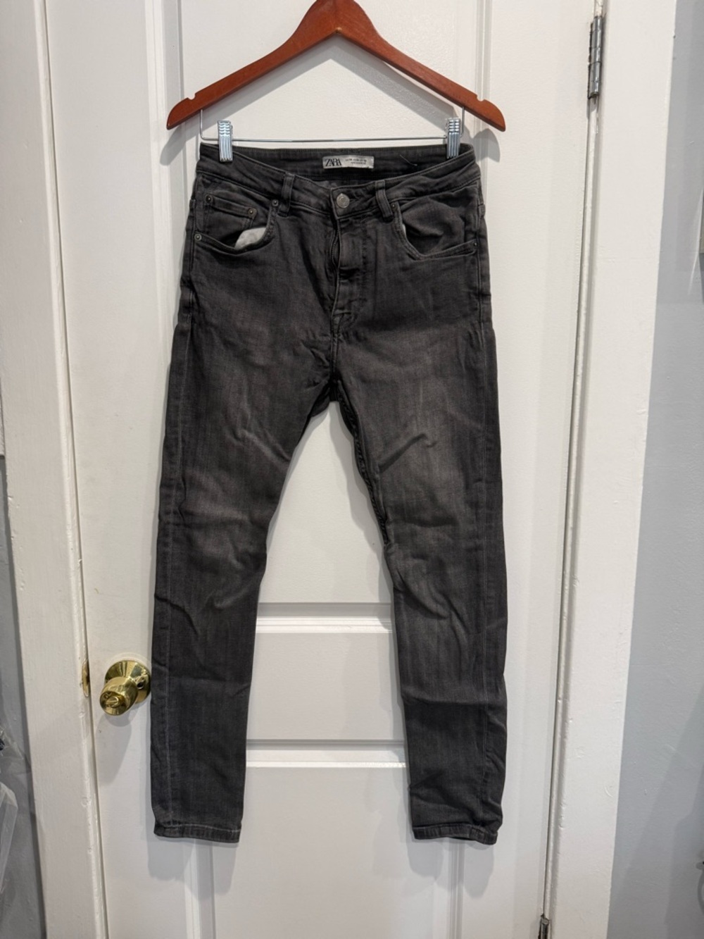 Zara Men's Slim Straight Jeans in Washed Black